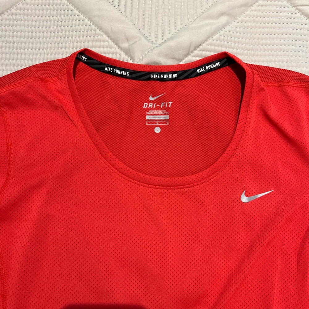 Nike running top
